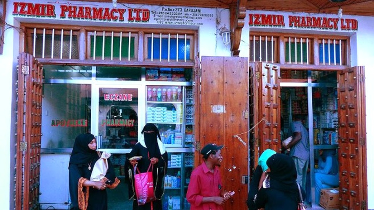Zanzibar Adası\'nda \'İzmir Eczanesi\'