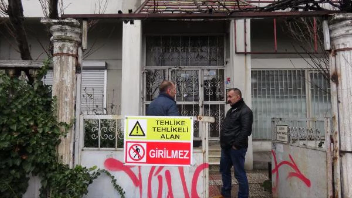 Zeytinburnu\'nda 42 Haneli 10 Katlı Riskli Bina Mühürlendi