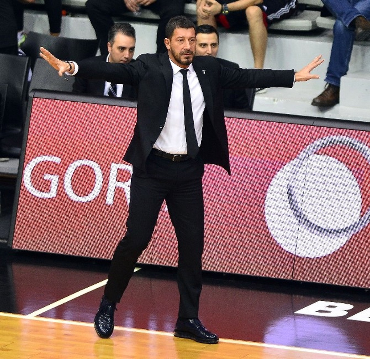 A Milli Erkek Basketbol Takımı\'nı Ufuk Sarıca Çalıştıracak