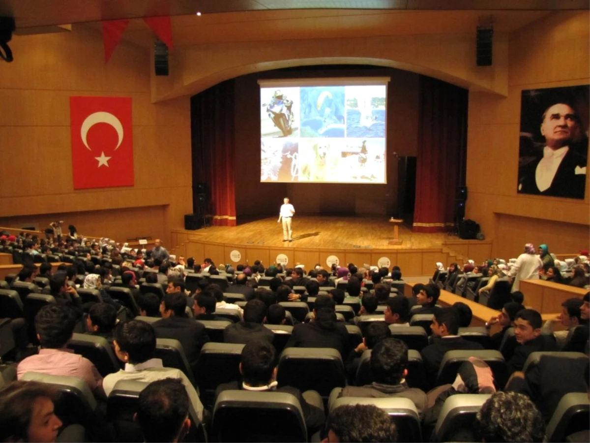 Aday Öğretmenler Kariyer Konferansına Katıldı