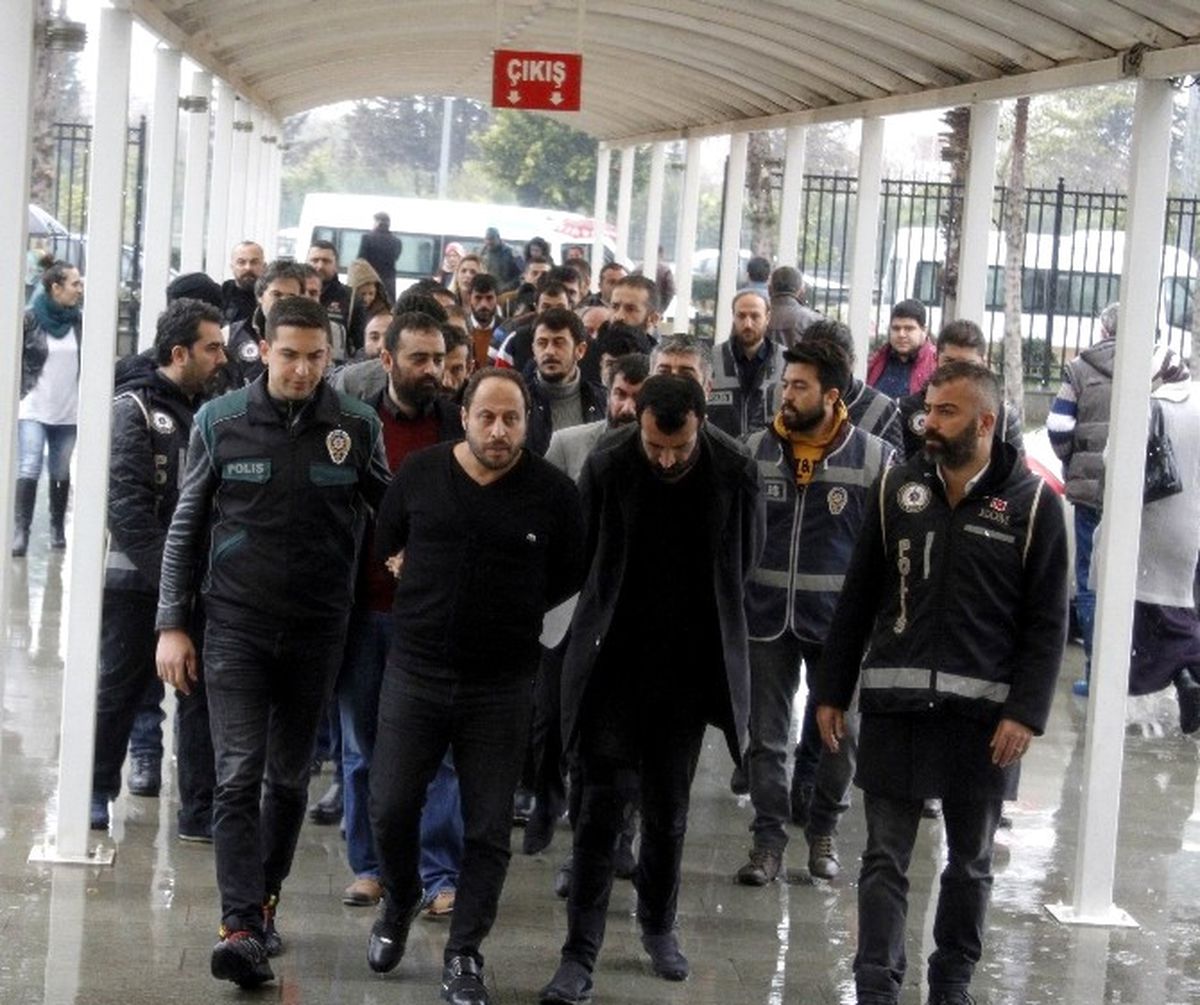 Antalya\'da Suç Örgütü Operasyonu: 19 Tutuklama