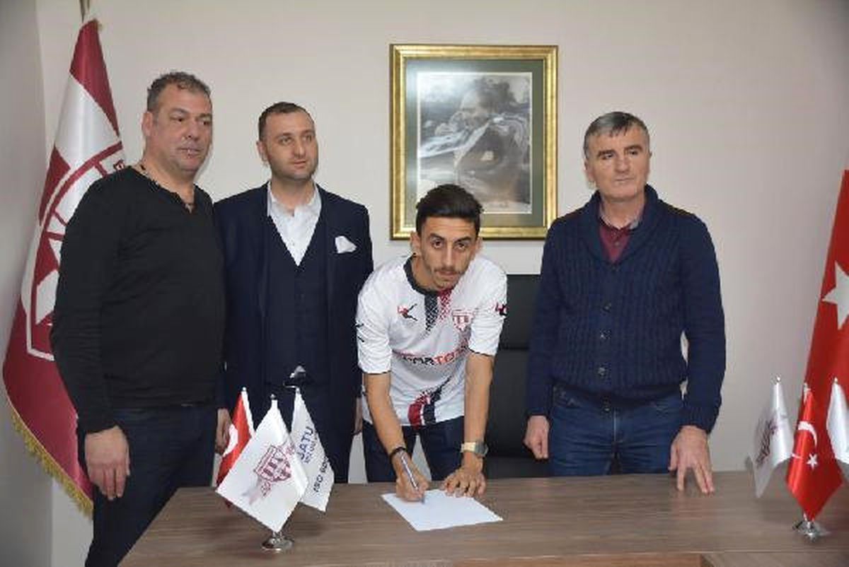 Bandırmaspor\'da Sertaç Çam İmzaladı