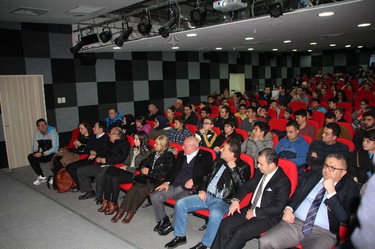 Bilecik\'te "Spor Yaralanmalarında Güncel Tedavi Yöntemleri" Konferansı
