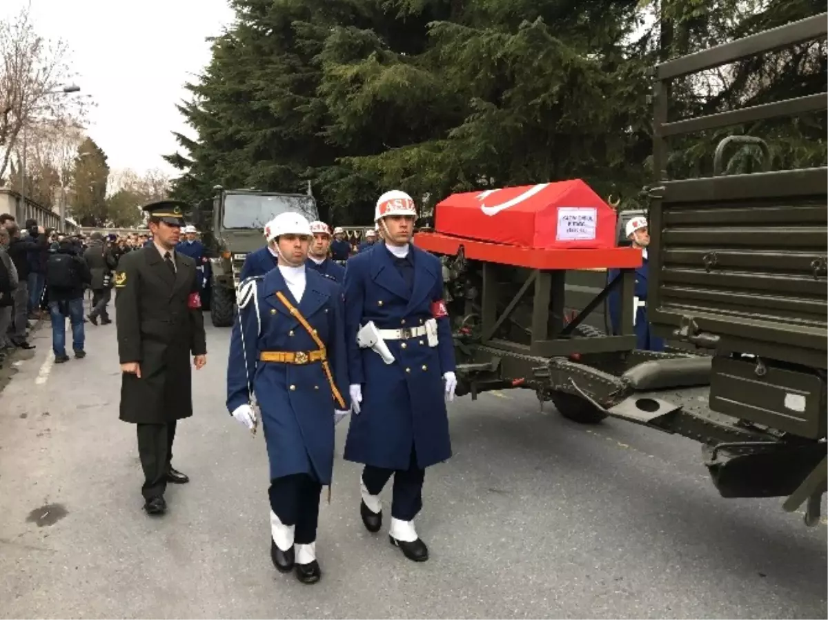 Bişkek\'teki Kazada Ölen 2 Pilot 1 Teknisyen Son Yolculuklarına Uğurlandı