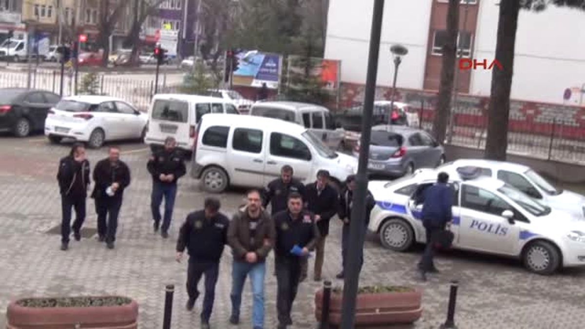 Bursa\'da Fetö Operasyonunda Gözaltına Alınan 24 Kişi Adliyeye Çıkartıldı