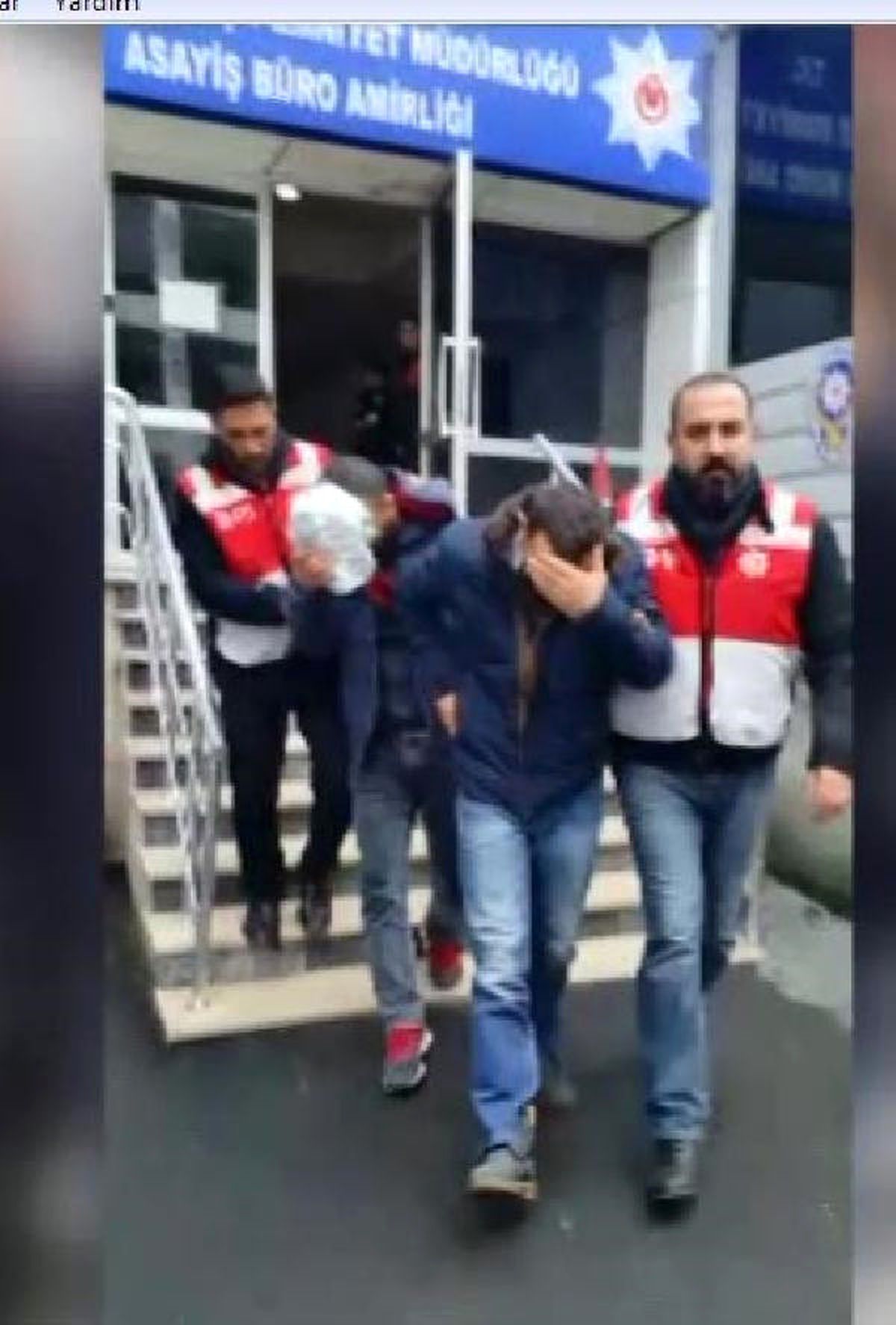 Cezaevi Firarisi Çatıda Yakalandı