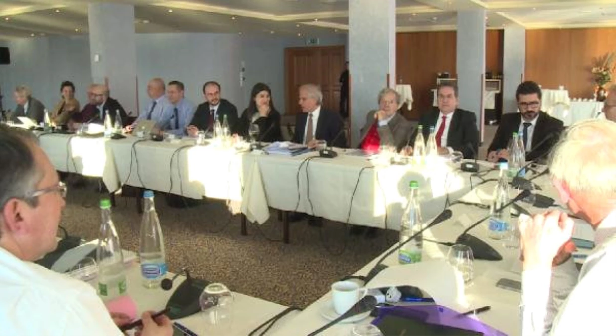 Kıbrıs Müzakerelerinde \'Beşli Konferans\' Başladı