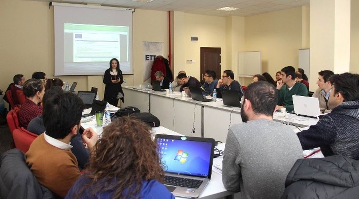 Erciyes Teknopark\'ta, Akademisyenlere Erasmus Fonlariyla İlgili Proje Yazma Eğitimi Düzenlendi