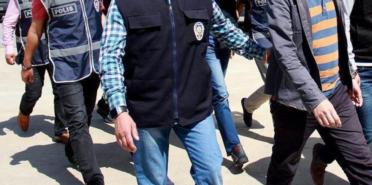 Fetö Soruşturmasında 8 Polis Tutuklandı