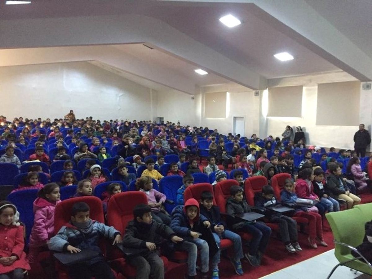 Gercüş\'te Öğrencilere Yönelik Tiyatro Oyunu Sahnelendi