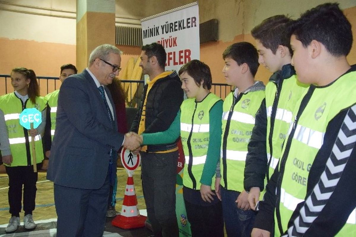 Giresun\'da \'Çocuk Polisler\' Görevde