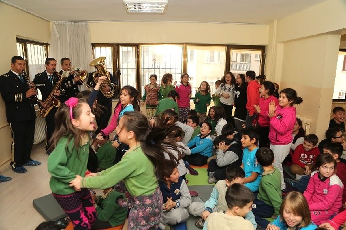 Hem Öğrenip Hem de Eğleniyorlar