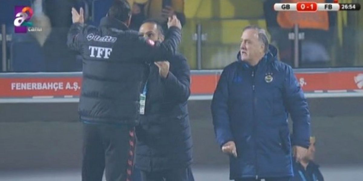 İsmail Köybaşı Atıldı, Advocaat Çıldırdı!