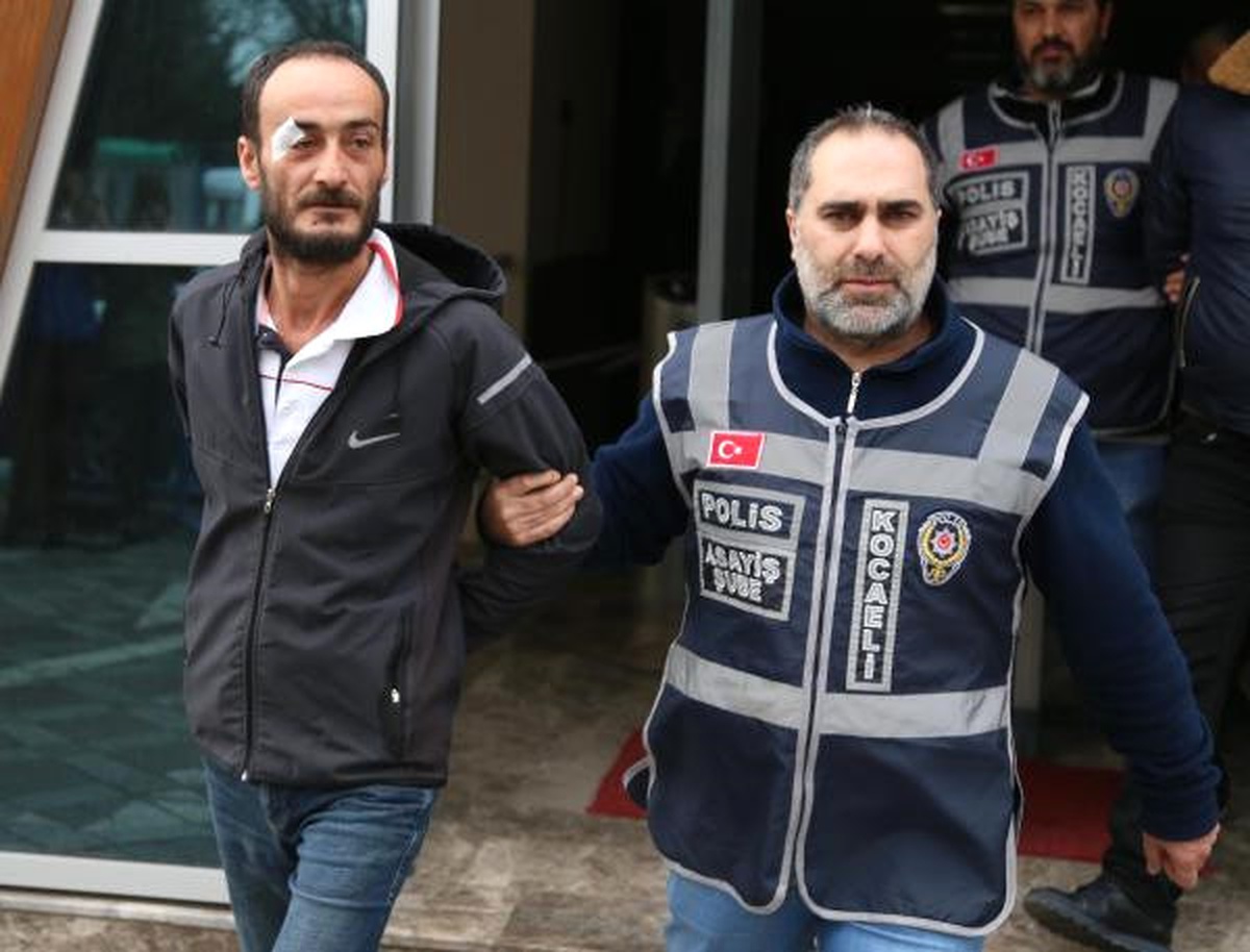 İzmit\'te Huzur Operasyonunda 5 Kişi Yakalandı