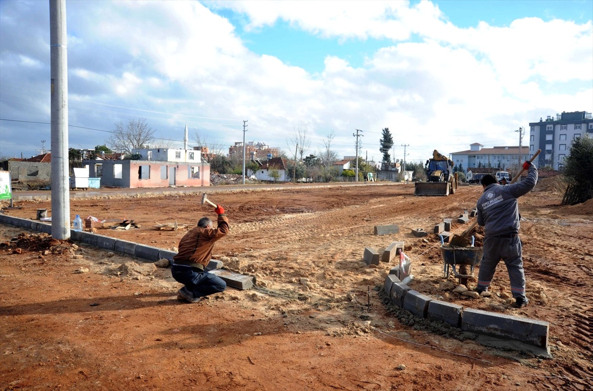 Kepez\'de Yeni Yılın İlk Parkı Habibler Mahallesi\'ne Yapılıyor