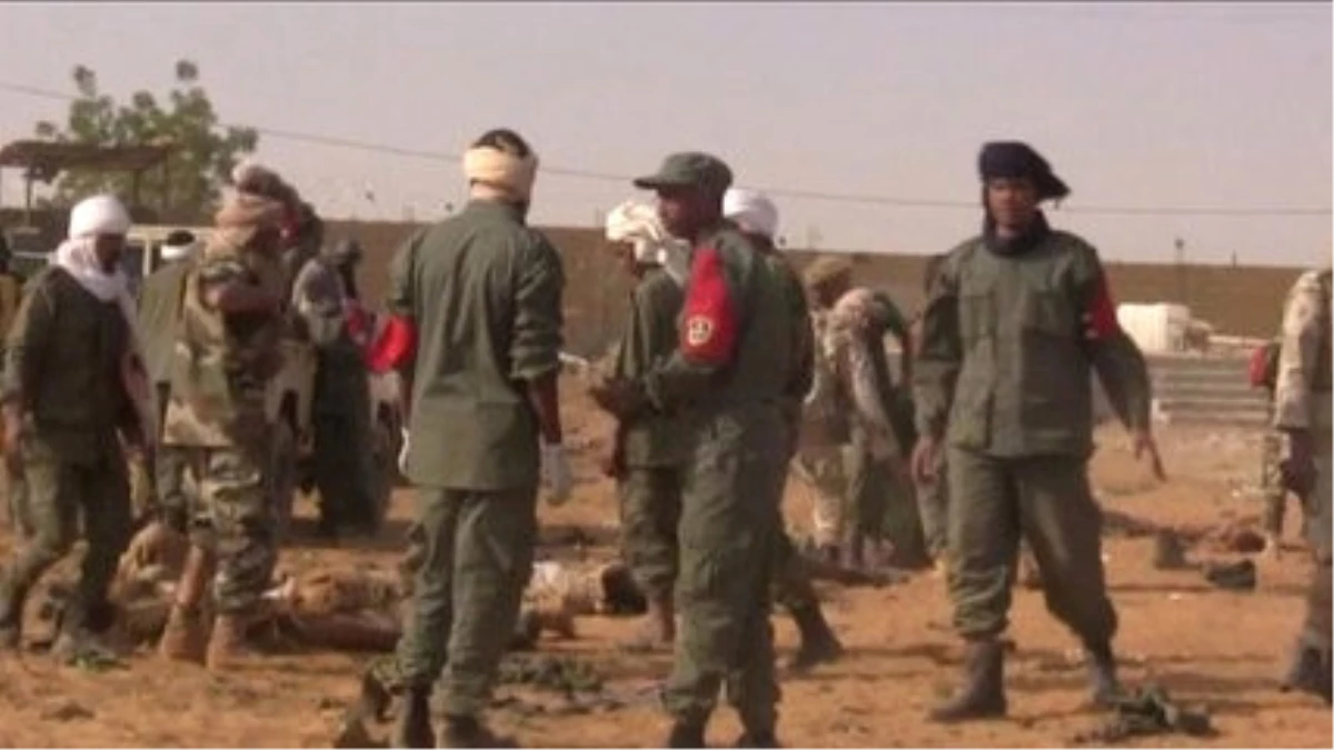 Mali\'de Askeri Kampa İntihar Saldırısı