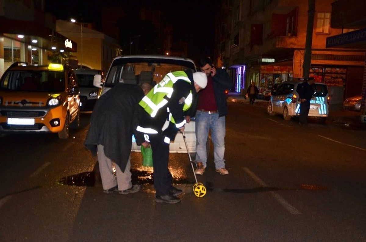 Minibüs Yayaya Çarptı: 1 Yaralı