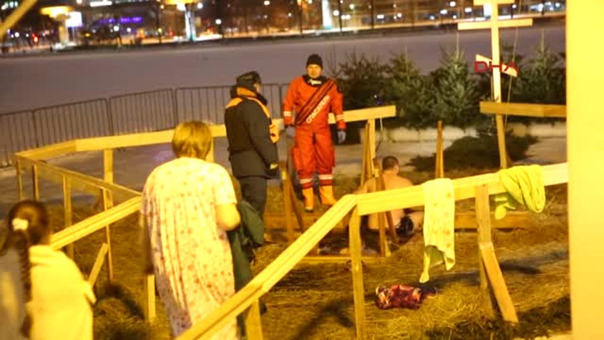 Moskovalılar Eksi 12 Derecede Dini Görevlerini Yerine Getirdiler Ek