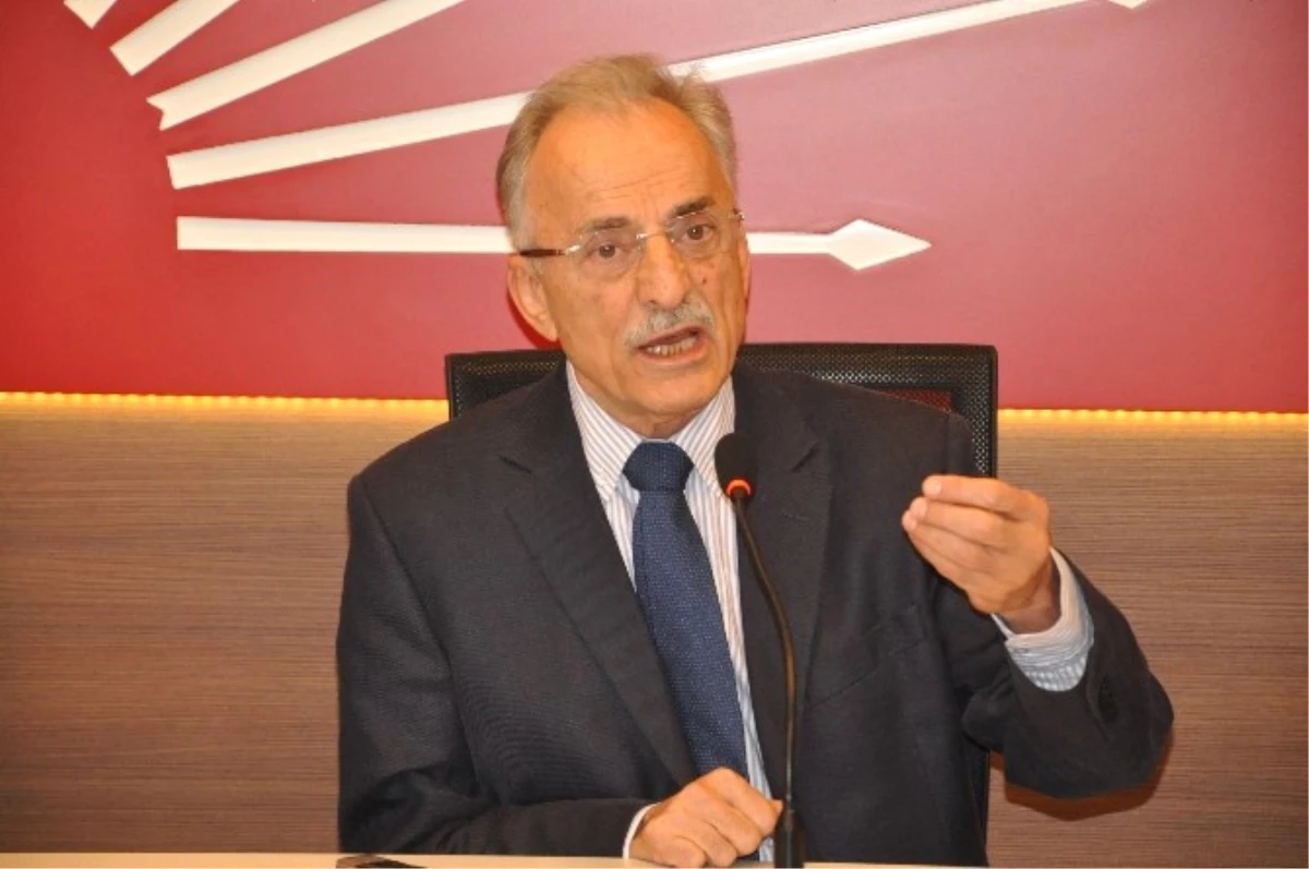 Murat Karayalçın Balıkesir\'de Anayasa Değişikliğini Değerlendirdi