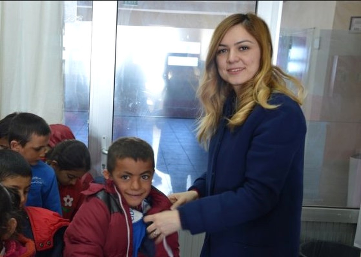 Öğrencileri İçin Çırpınan Gül Öğretmene Cem Adrian\'dan Destek