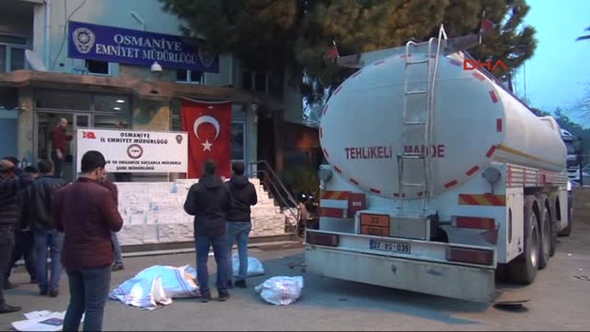 Osmaniye\'de 103 Bin Paket Kaçak Ele Geçirildi
