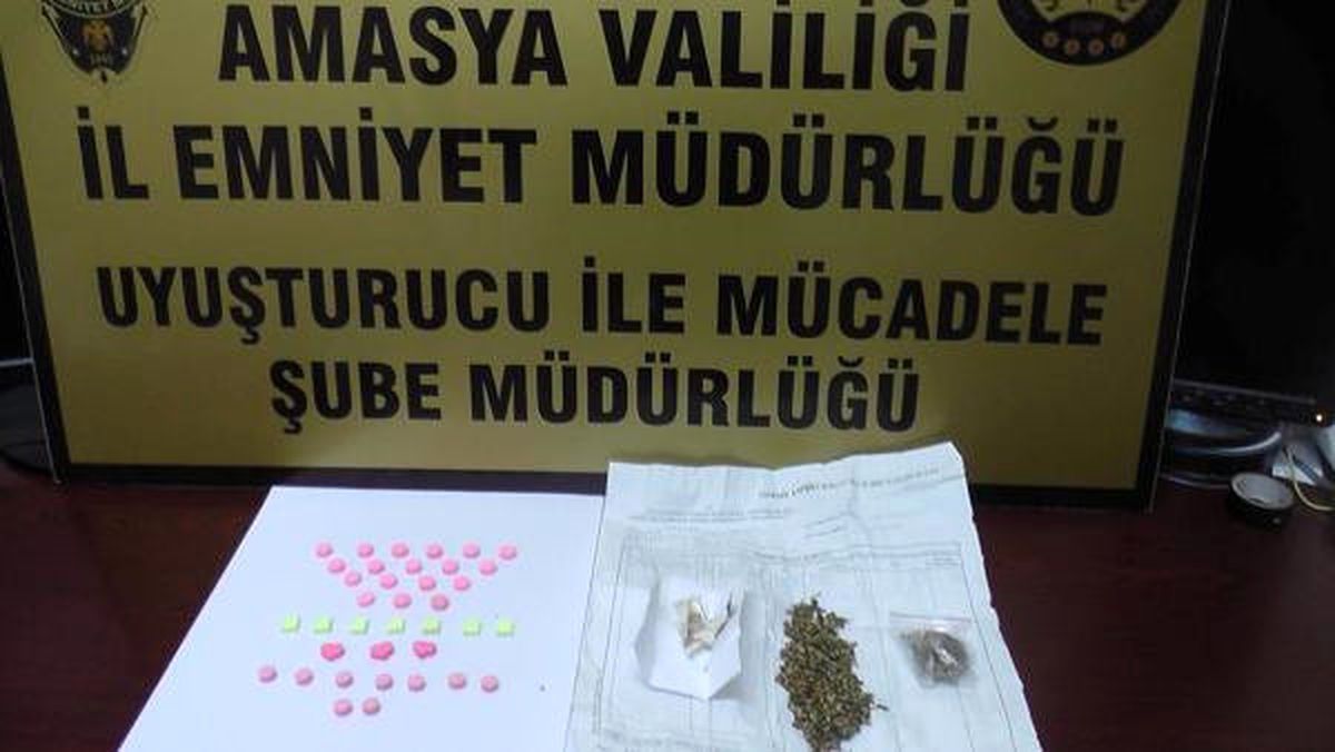 Otomobilde Ele Geçirilen Uyuşturucuya 5 Gözaltı