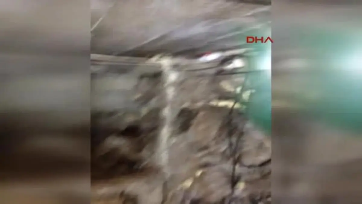 Rize Ardeşen\'de, Birine Gizli Geçitle Ulaşılan 2 Kaçak Silah Atölyesi Ortaya Çıkarıldı