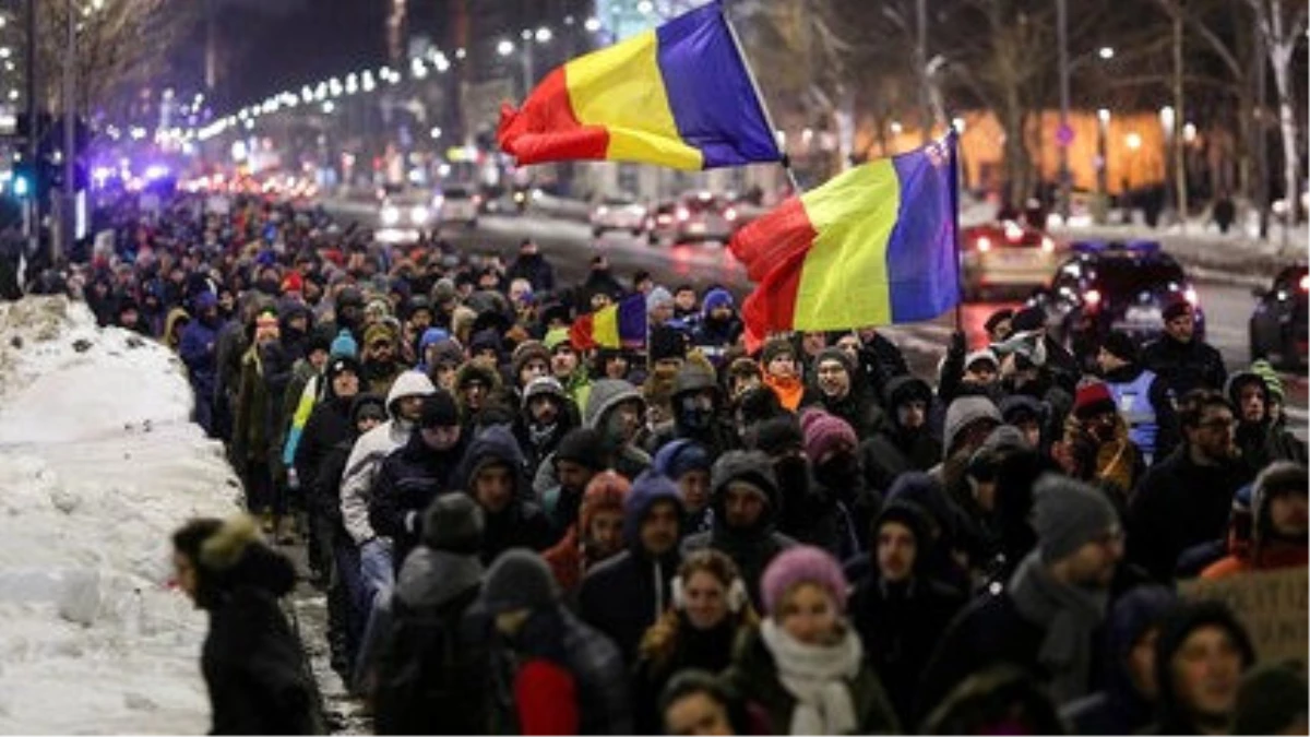 Romanya\'da Hükümetin Ceza Kanununu Kararname ile Değiştirme Planları Protesto Edildi