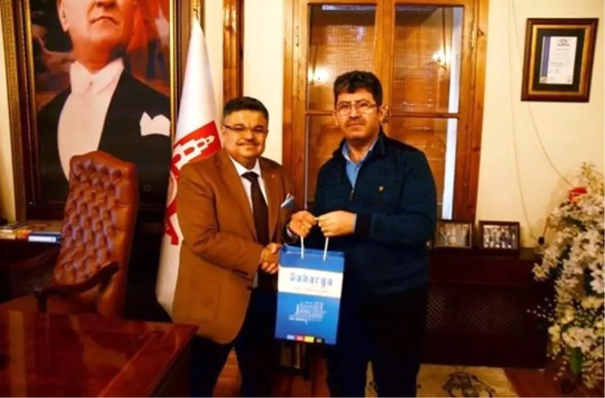 Sakarya Gazetesi Yazı İşleri Müdürü Erdal\'dan Başkan Yağcı\'ya Ziyaret