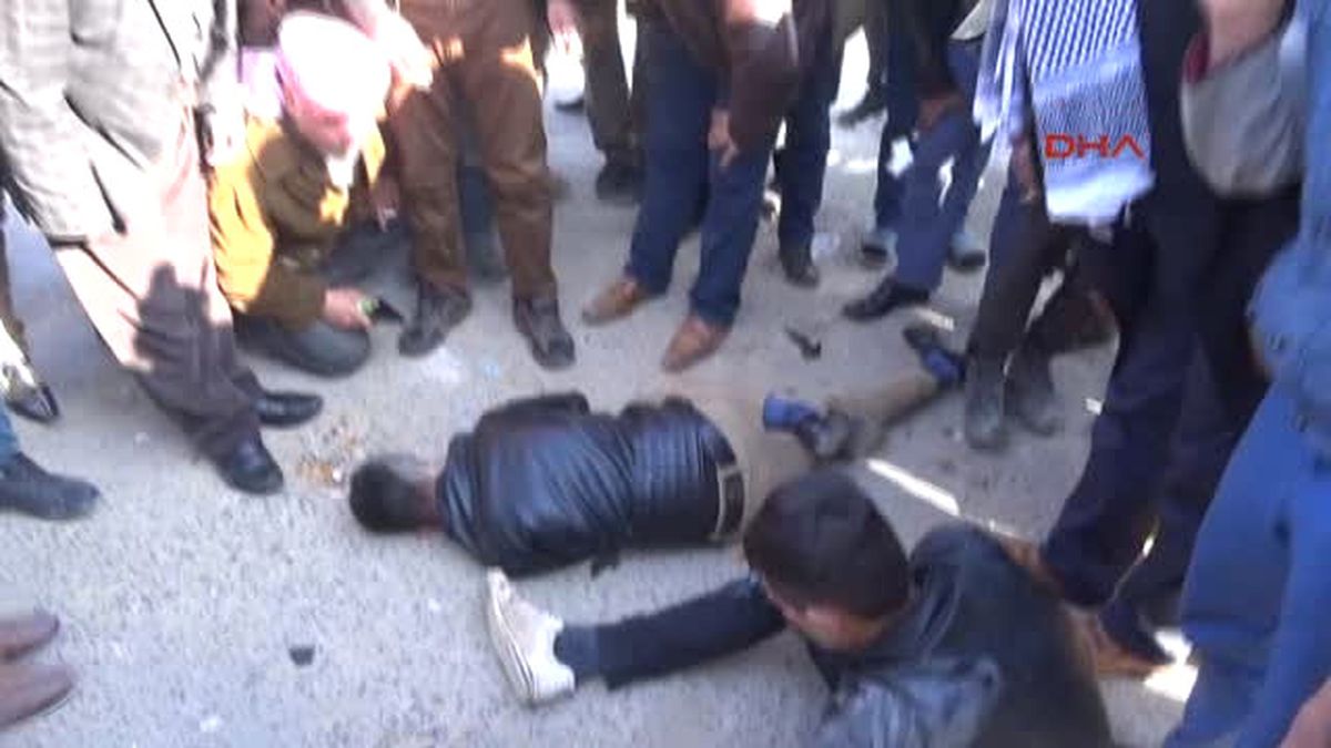 Şanlıurfa Motosiklet Minibüsle Çarpıştı 2 Yaralı