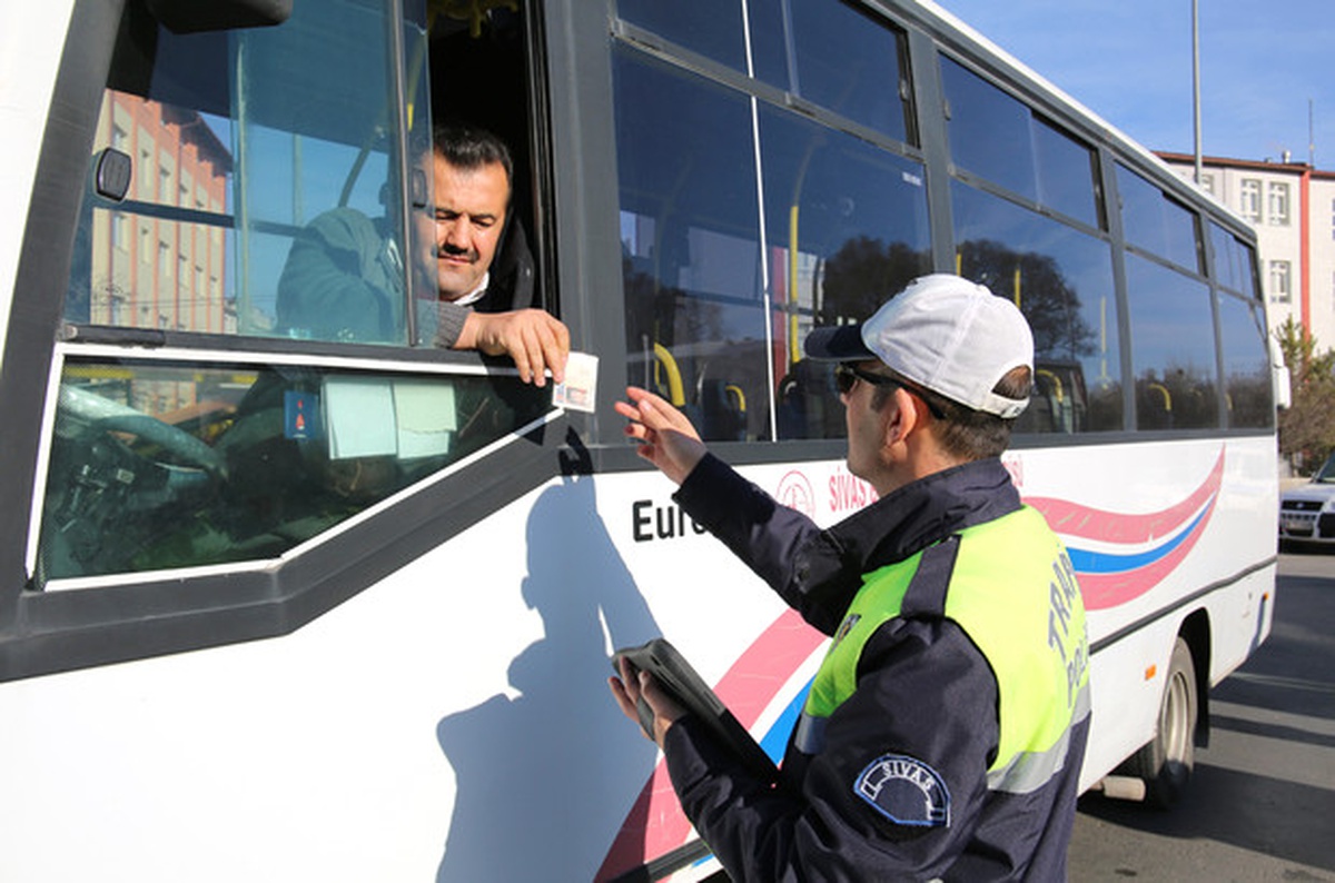 Sivas\'ta Halk Otobüsleri Denetlendi