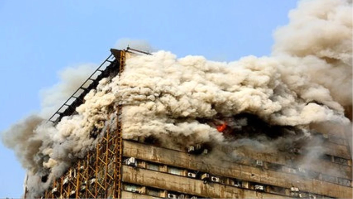 Tahran\'da İş Merkezi Çöktü: En Az 30 Ölü