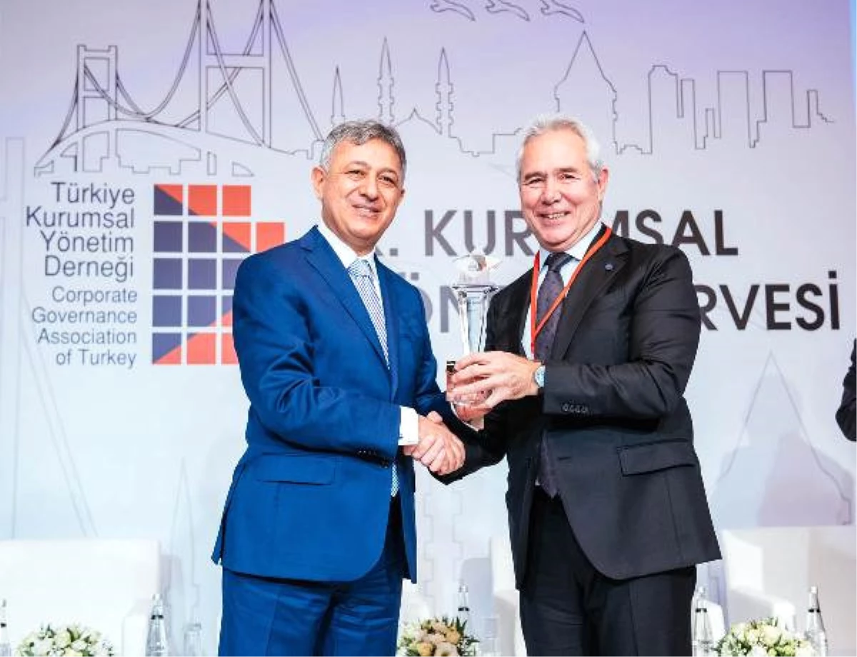 Türkiye Kurumsal Yönetim Derneği\'nin Büyük Ödülünü Aksa Akrilik Aldı