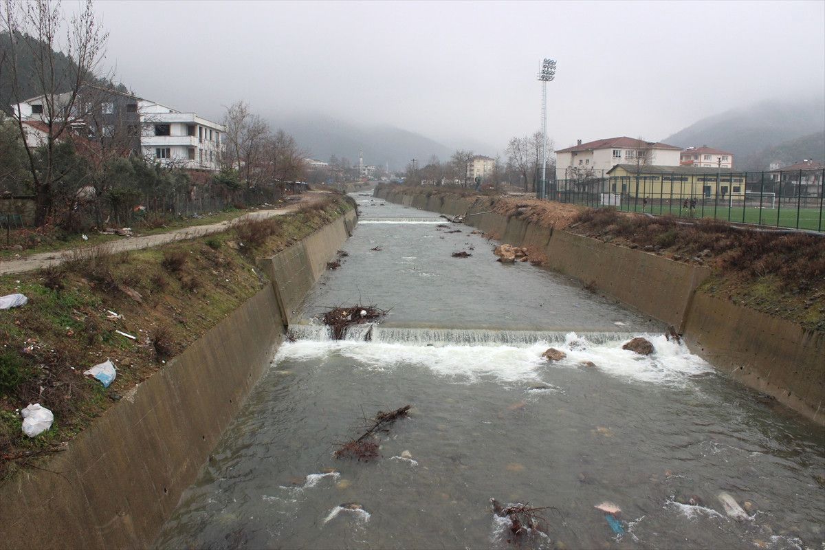 Yalova\'da Teşvikiye Deresi Akmaya Başladı