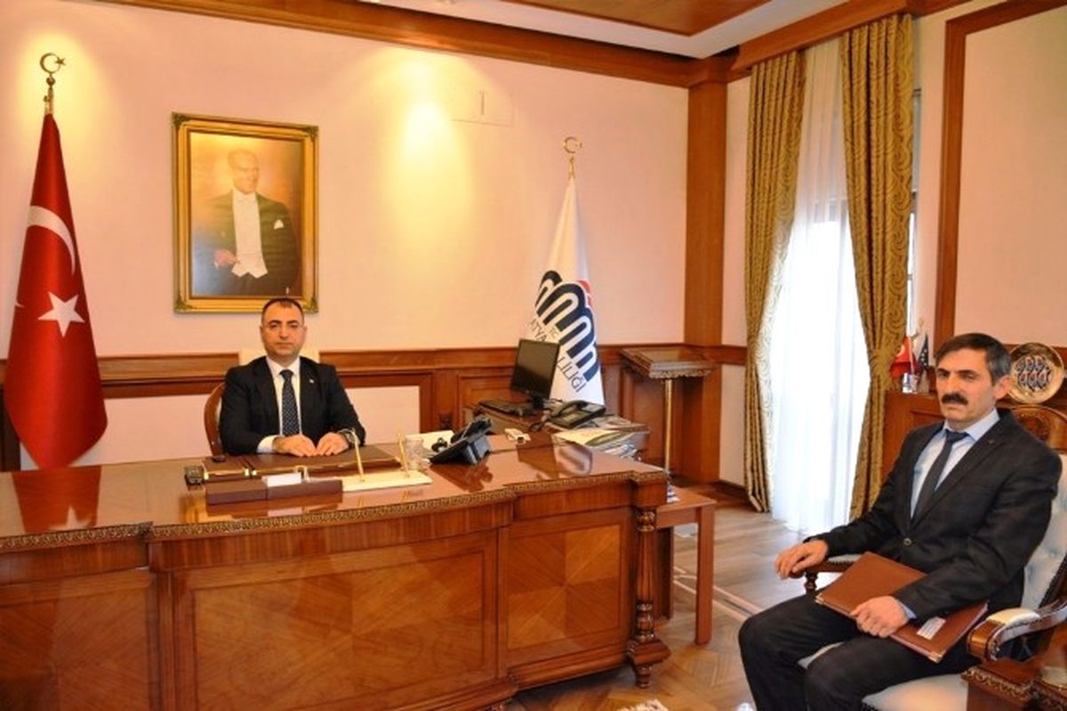 Yeni Göreve Başlayan Müdür Vekili Macit Malatya Valisi Toprak\'ı Ziyaret Etti