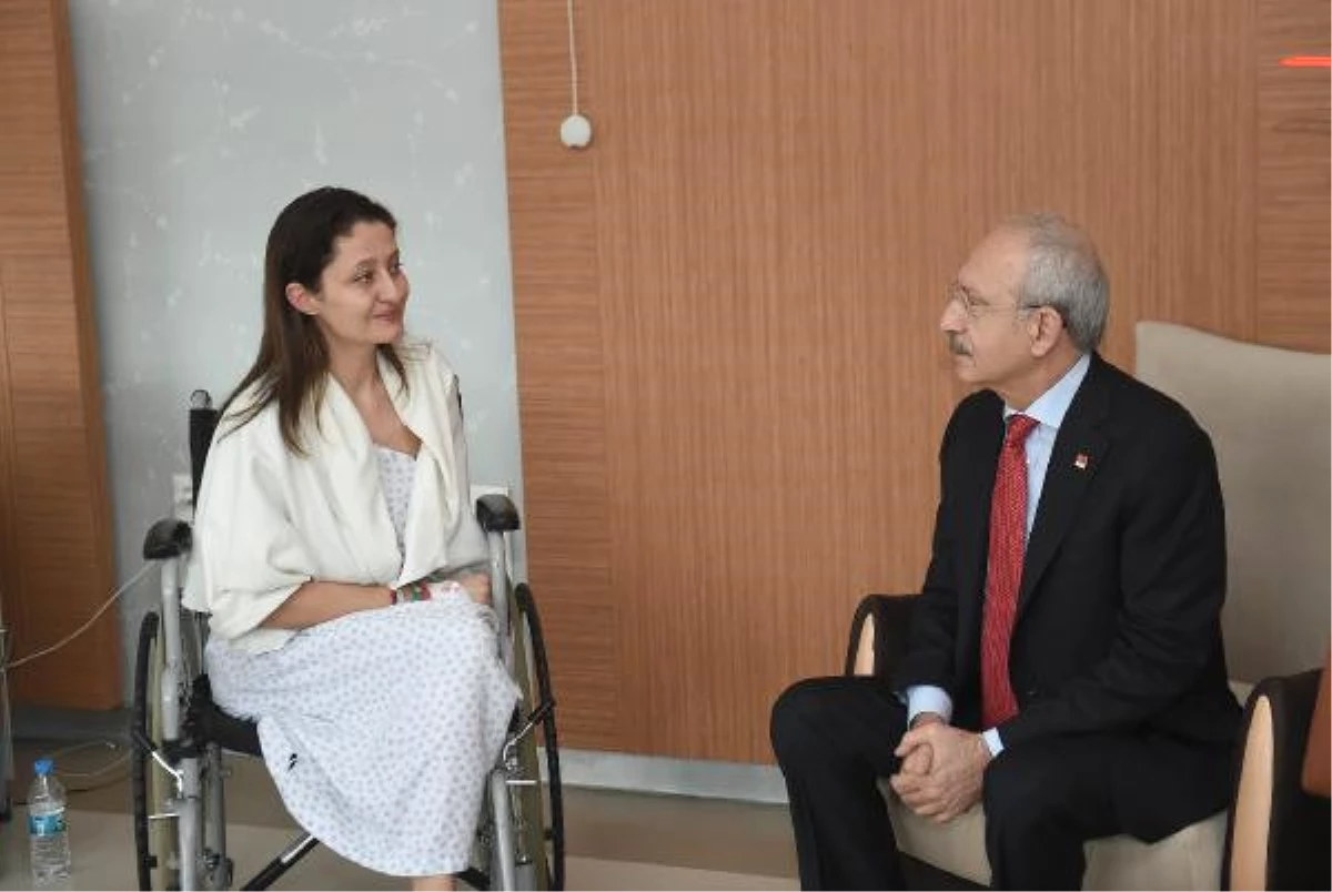 2- Kılıçdaroğlu\'ndan Meclis\'teki Kavgada Yaralanan Şafak Pavey\'e Ziyaret