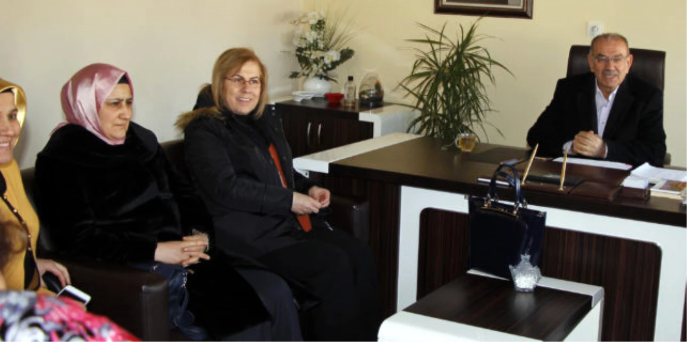 AK Parti Ankara Kadın Kolları Başkanı Varol\'un Beypazarı Ziyareti