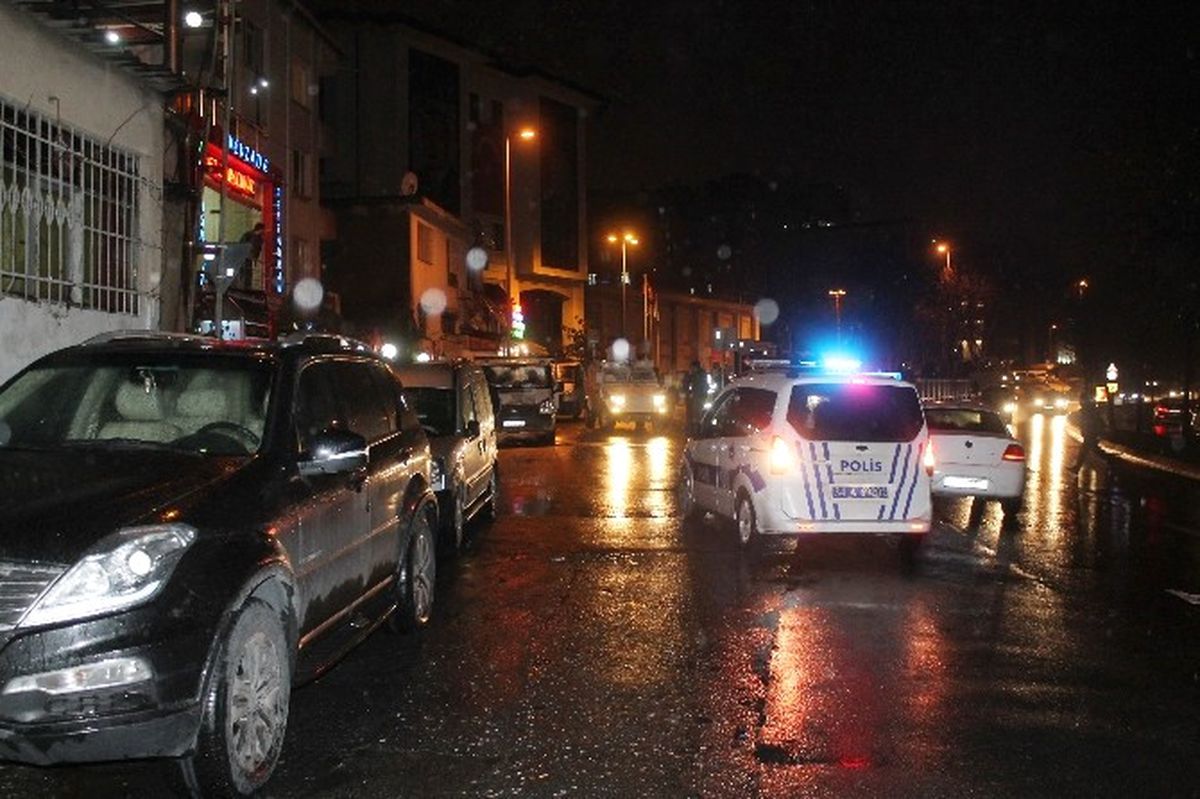 AK Parti İstanbul İl Binasına Lav Silahlı Saldırı