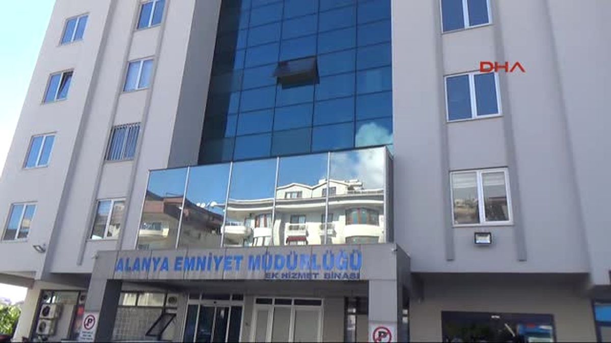 Alanya - Sahte Kimliklerle Kredi Çektiler