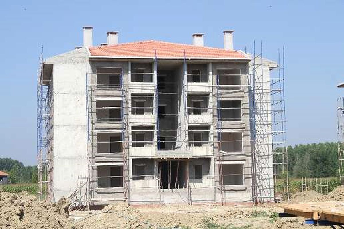 Arguvan\'da Heyelandan Zarar Gören Ailelere Konut Desteği