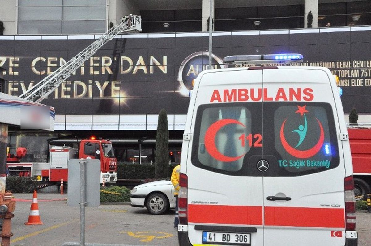 Avm\'de Yangın Paniği