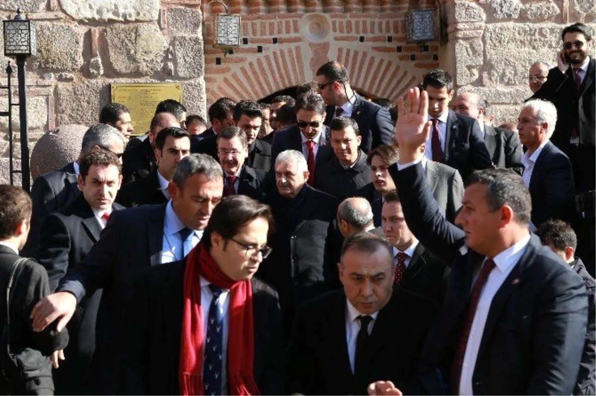 Başbakan Yıldırım Cuma Namazını Emek Merkez Camisi\'nde Kıldı