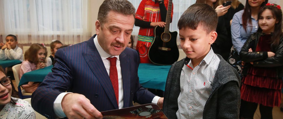 Başkan Usta, Öğrencilerin Karne Sevincine Ortak Oldu
