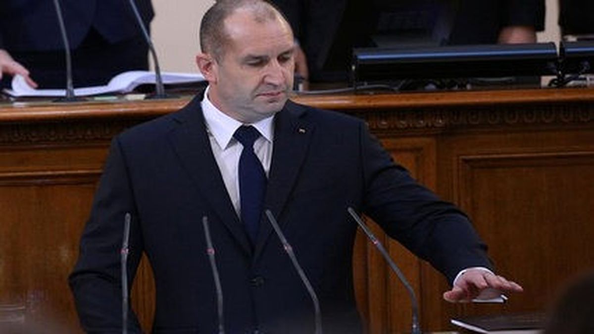 Bulgaristan\'da Cumhurbaşkanı Seçilen Rumen Radev Yemin Etti
