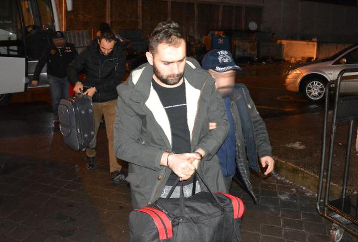 Bursa\'da Bylock Kullanan 11 Asker Adliyeye Sevkedildi