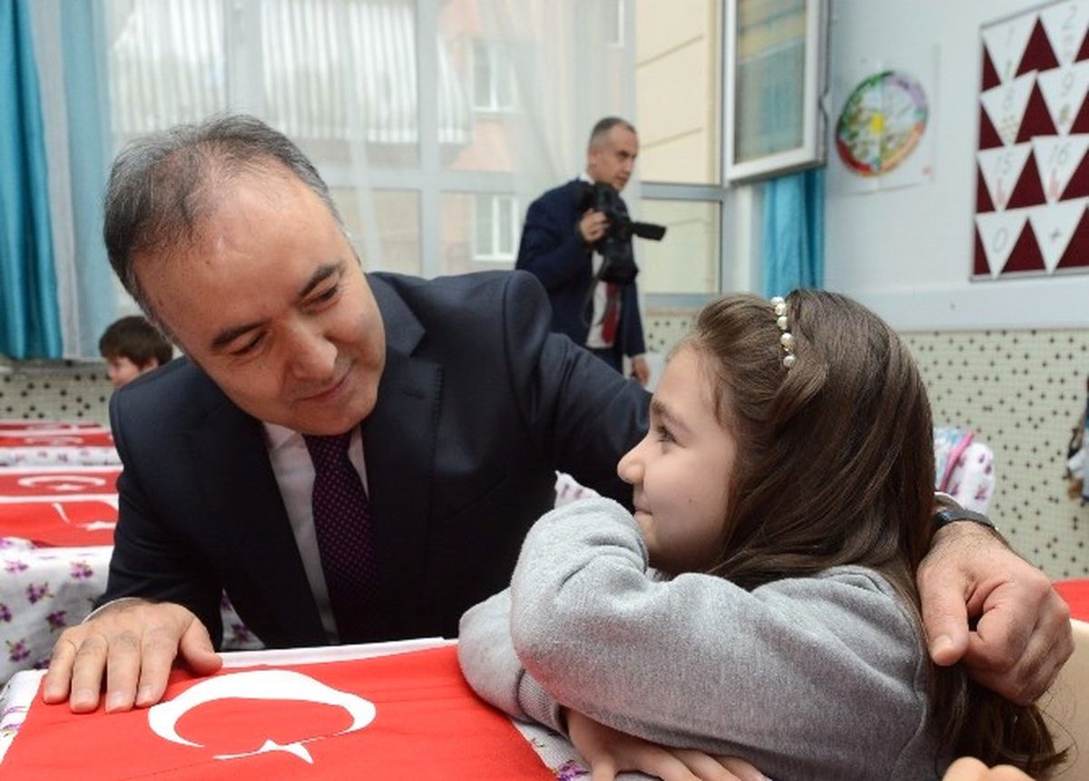 Denizli\'de 184 Bin Öğrenci Karne Heyecanı Yaşadı