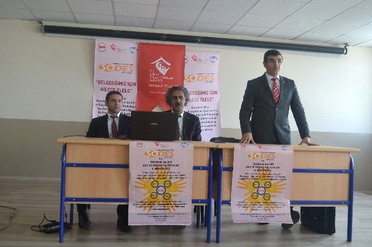 Erzurum\'da "Geleceğimiz İçin Ailece El Ele Projesi" Kapsamında Eğitim Programı Düzenlendi