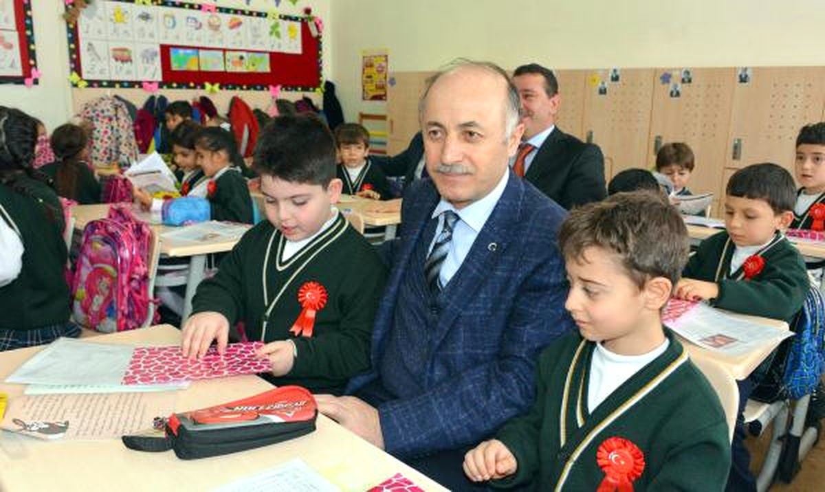 Erzurum Valisi\'nden Çocuklara: Tatili İyi Değerlendirin Daha Tatil Yok