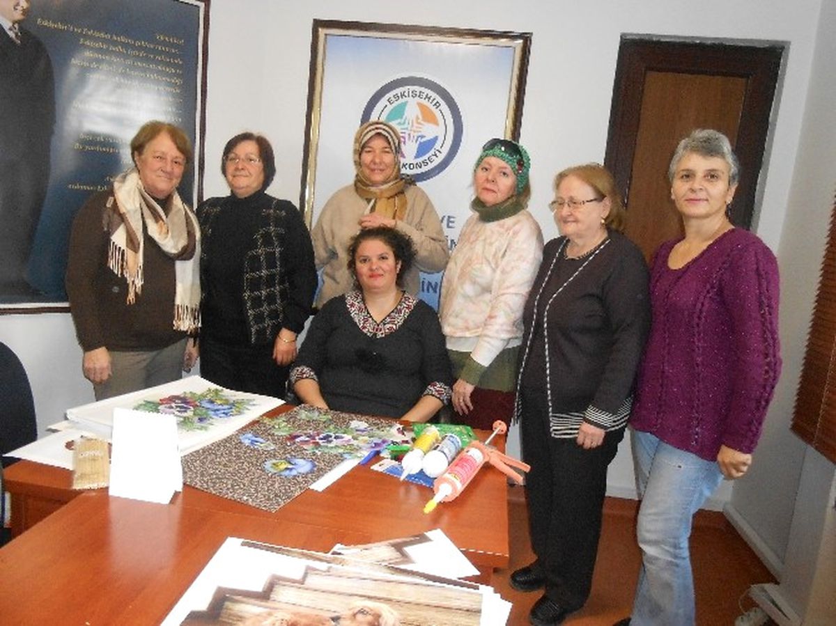 Eskişehir Kent Konseyi Kültür Sanat Çalışma Grubu\'ndan Rölyef Kursu