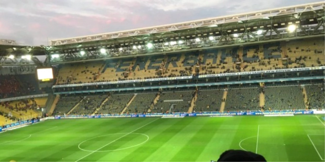 Fenerbahçe Başakşehir Maçına Seyirci Bulamıyor!